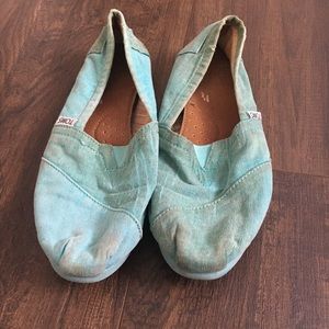 Blue TOMS